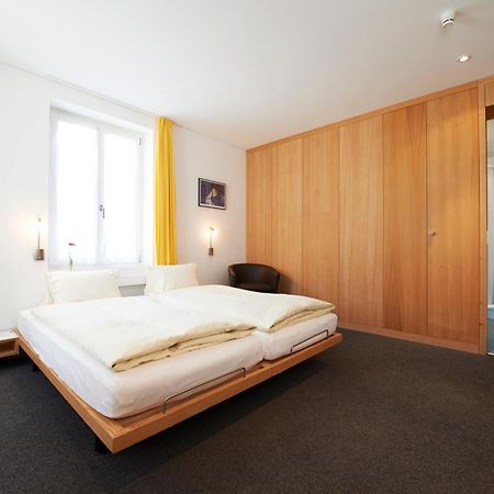Hotel Weiss Kreuz Thusis Exteriör bild