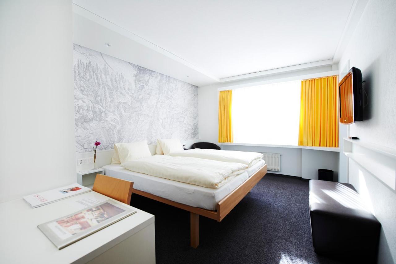 Hotel Weiss Kreuz Thusis Exteriör bild