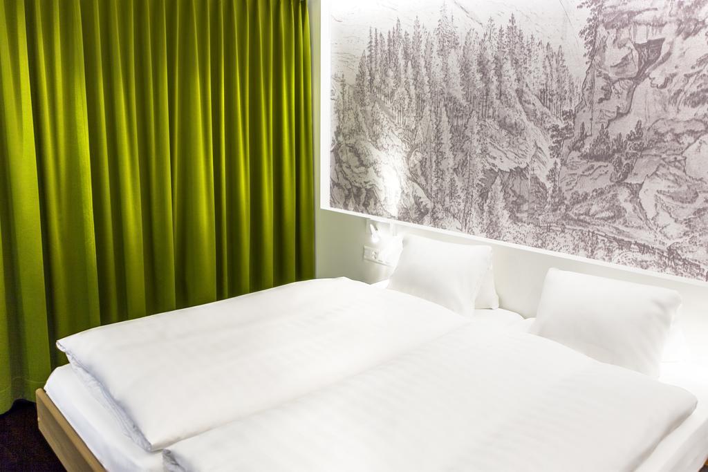 Hotel Weiss Kreuz Thusis Exteriör bild