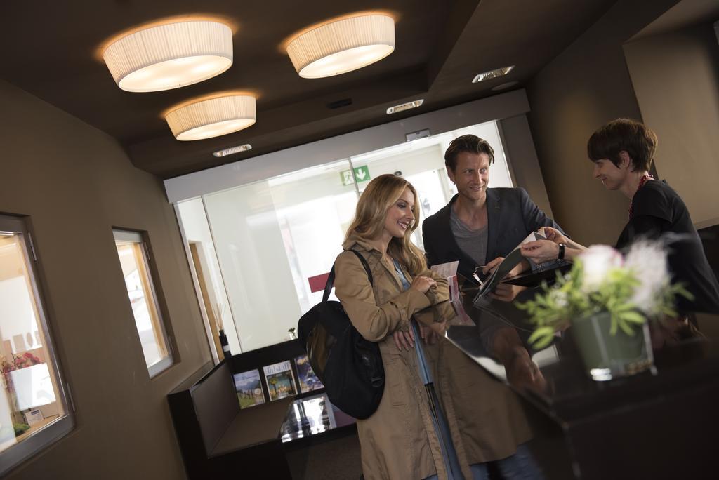 Hotel Weiss Kreuz Thusis Exteriör bild