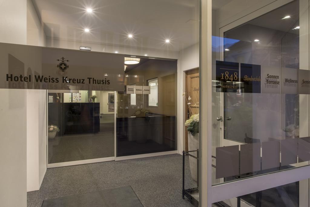 Hotel Weiss Kreuz Thusis Exteriör bild