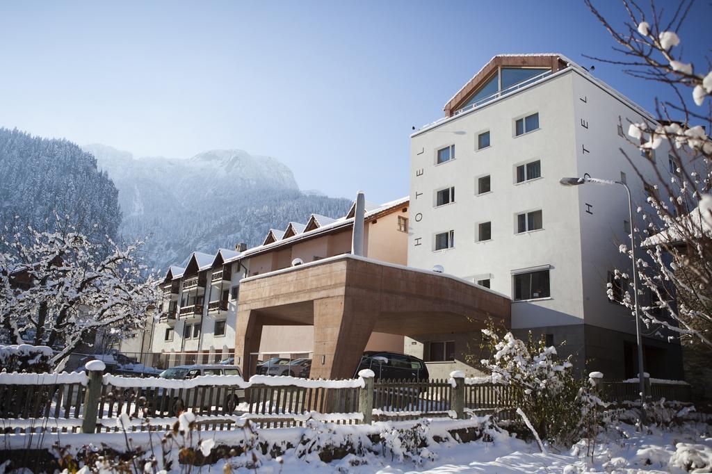 Hotel Weiss Kreuz Thusis Exteriör bild